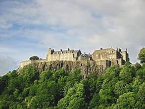 http://upload.wikimedia.org/wikipedia/commons/thumb/8/86/Stirlingcastle.jpg/250px-Stirlingcastle.jpg