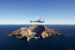 : http://www.volcanicair.co.nz/PicsHotel/volcanicair07/Images/White%20Island%20image%2091.jpg