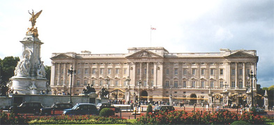   (Buckingham Palace)
