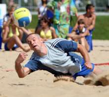 Песок, солнце и волейбол...