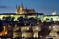Night view of the Castle and Charles Bridge, Prague - 8034.jpg